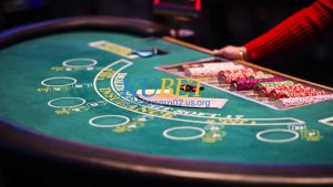 Cách chơi blackjack: Hướng dẫn từng bước về luật chơi blackjack